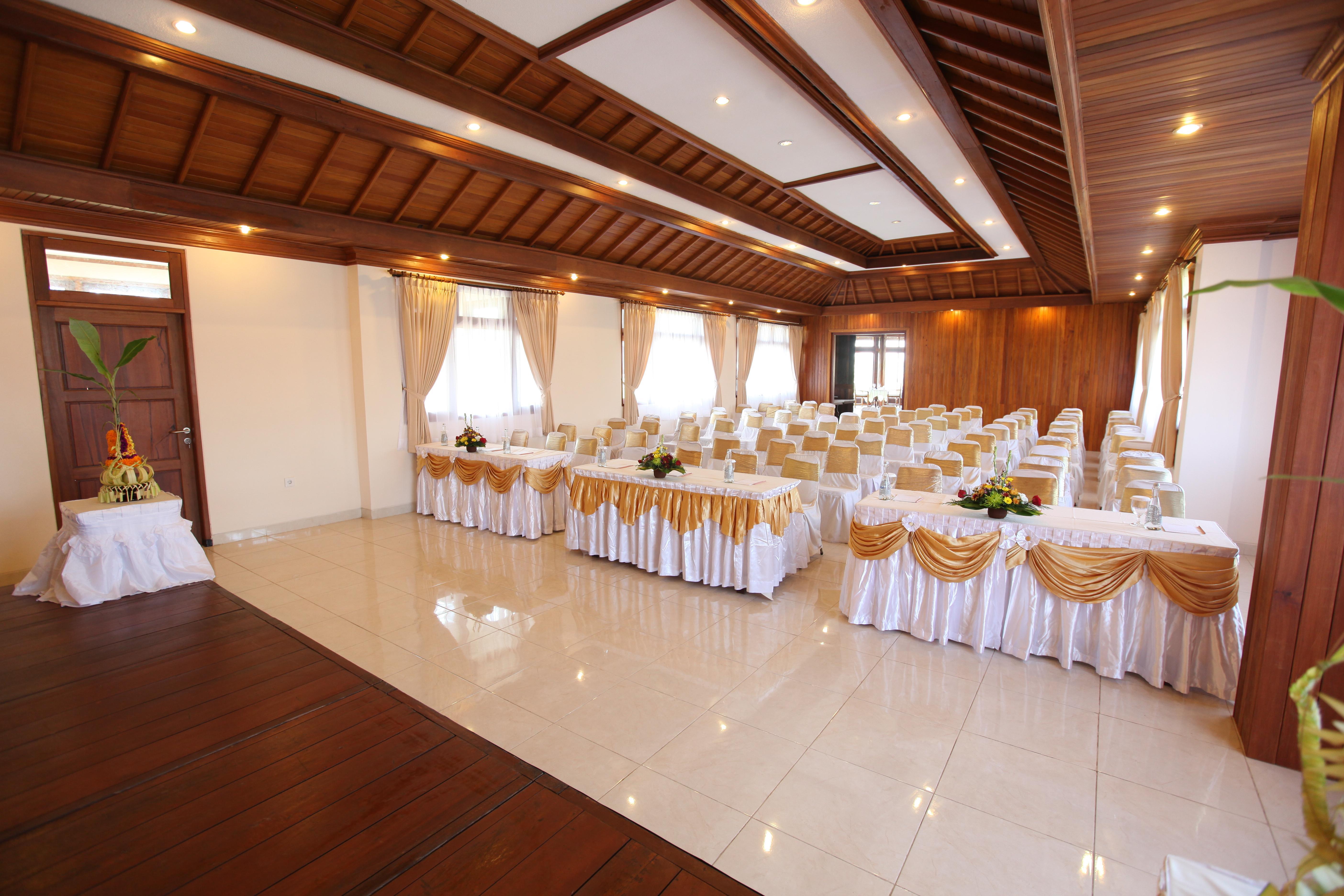 Hotel Bhuwana And Farming 4*