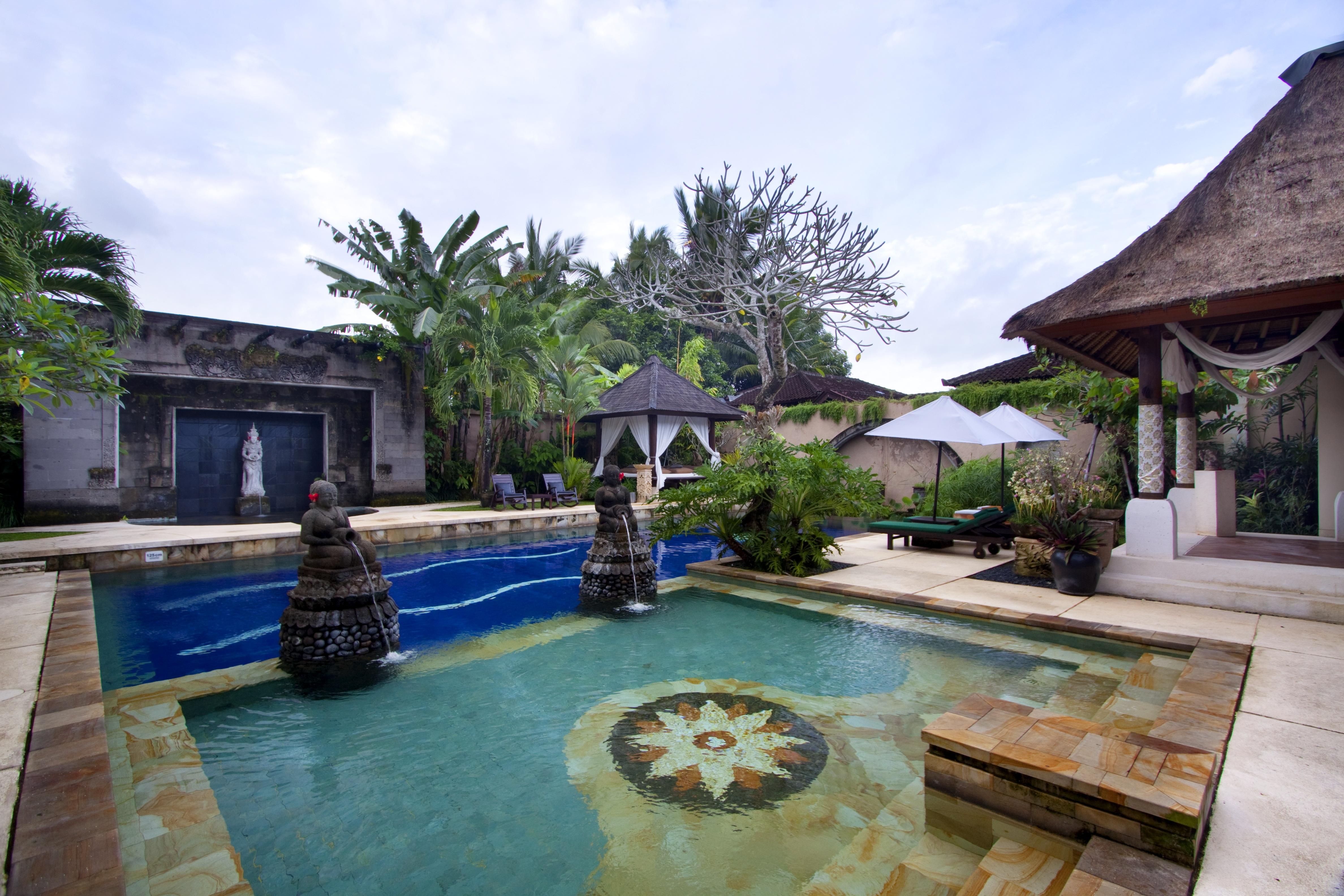 Resort Bebek Tepi Sawah Restaurant & 4*