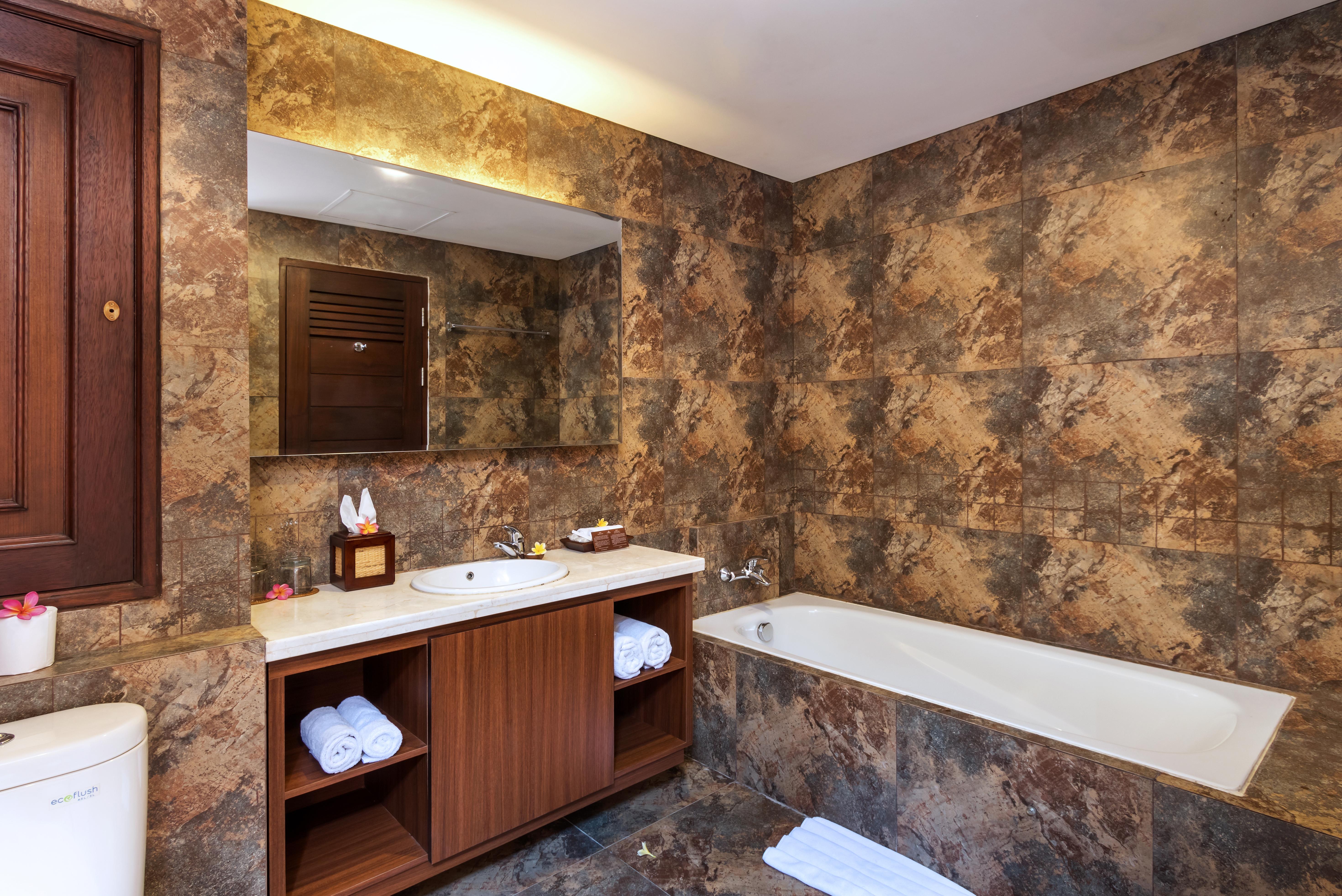 Resort Radha Phala & 4*