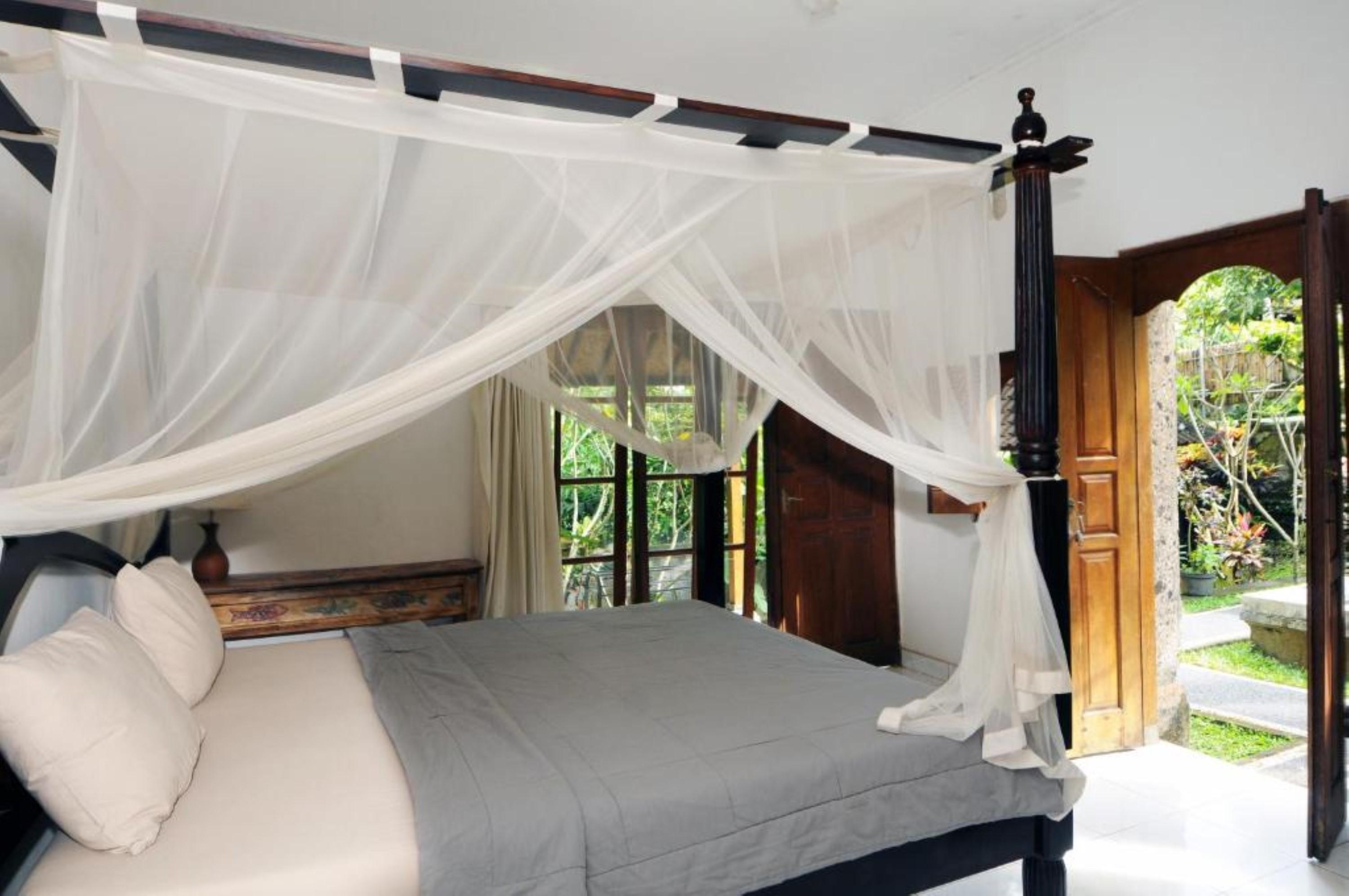 Guest house Yuliati House 2*
