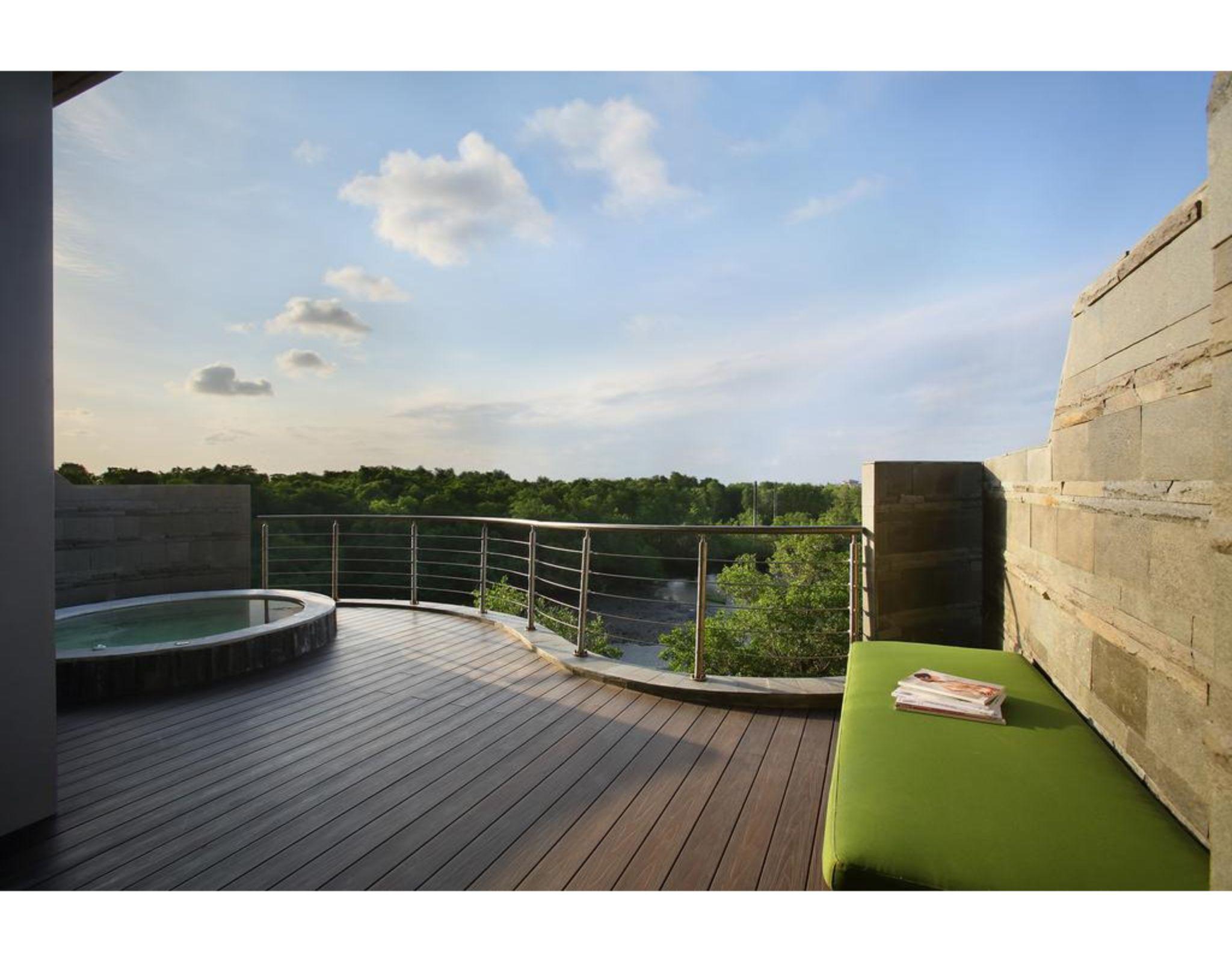 Resor The Crystal Luxury Bay Nusa Dua 5*