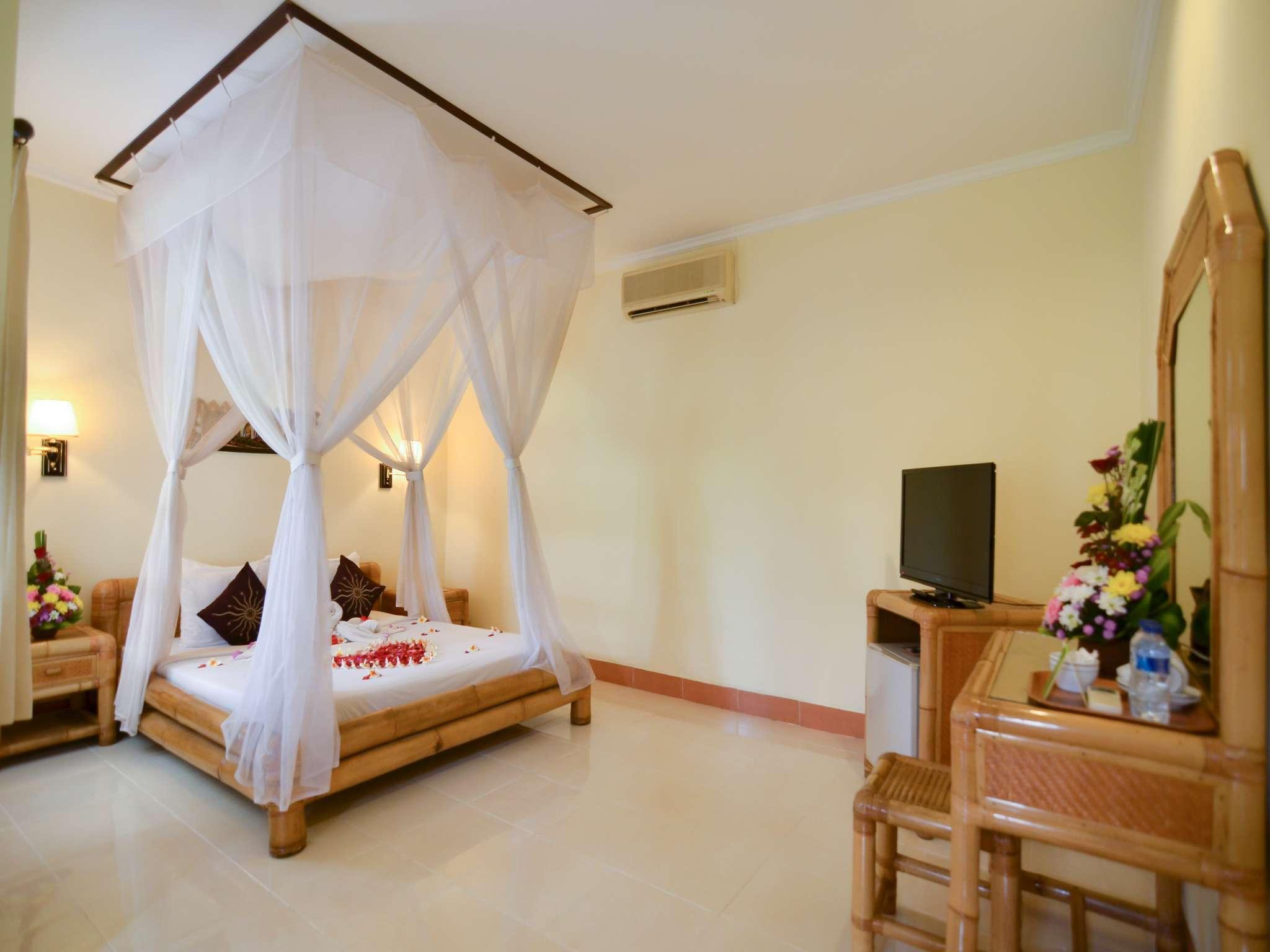 Aneka & Hotel Lovina (Bali)