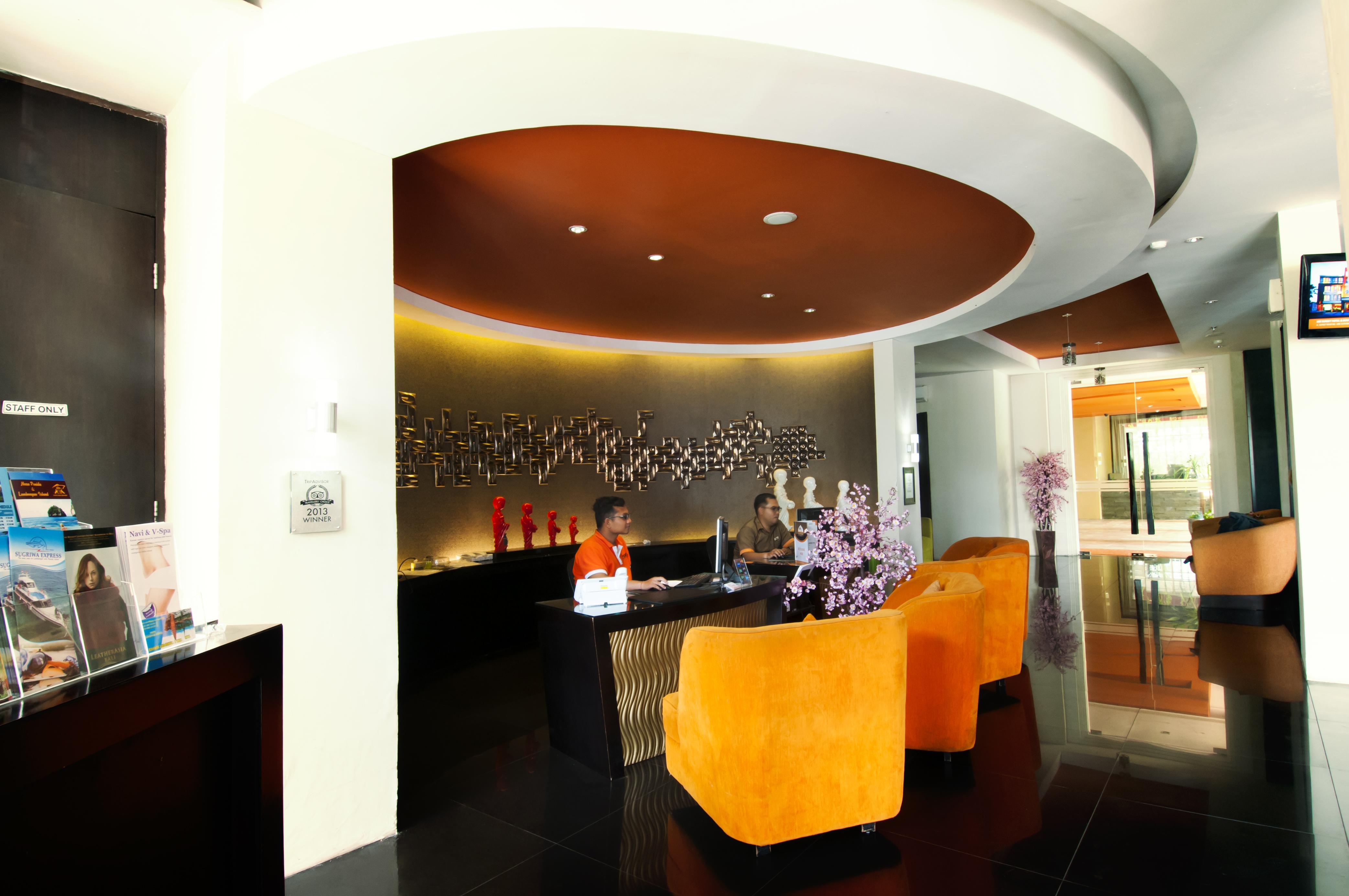 Hotel 100 Sunset Kuta & Ballroom 3*