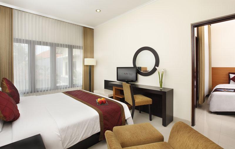 Adhi Jaya 4*
