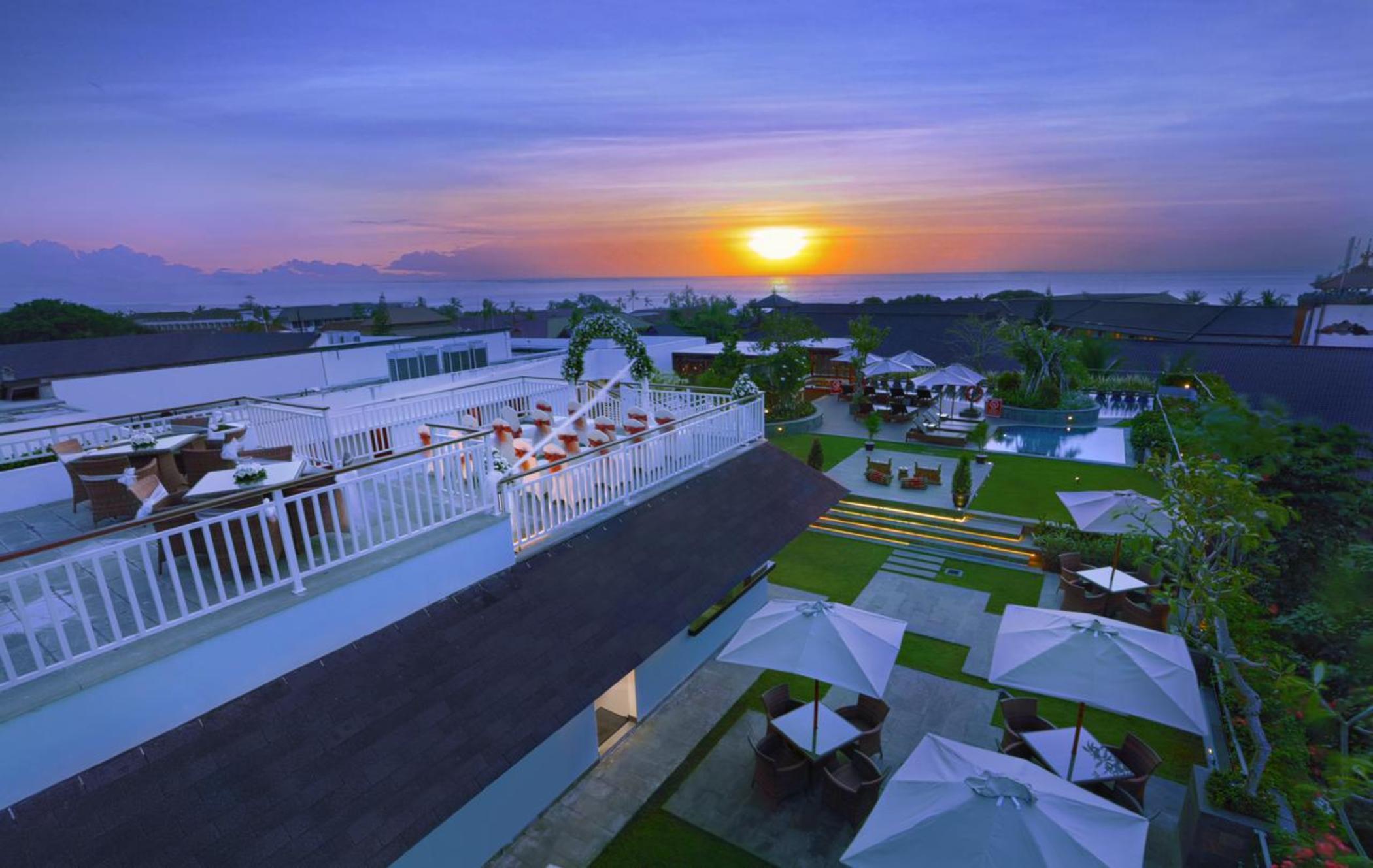 Hotel Favehotel Kuta Kartika Plaza 3*