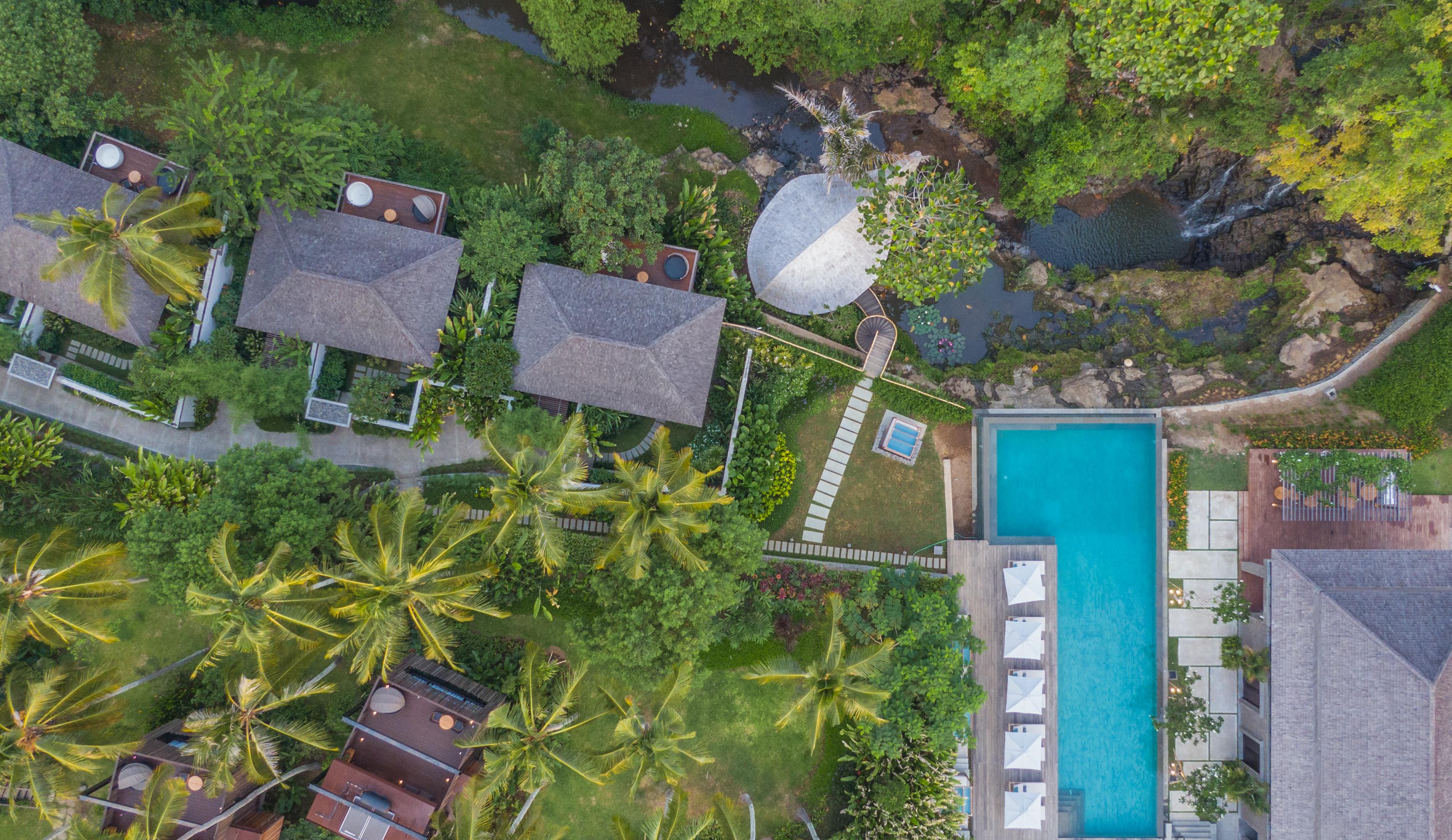 Resort Nirjhara 5*