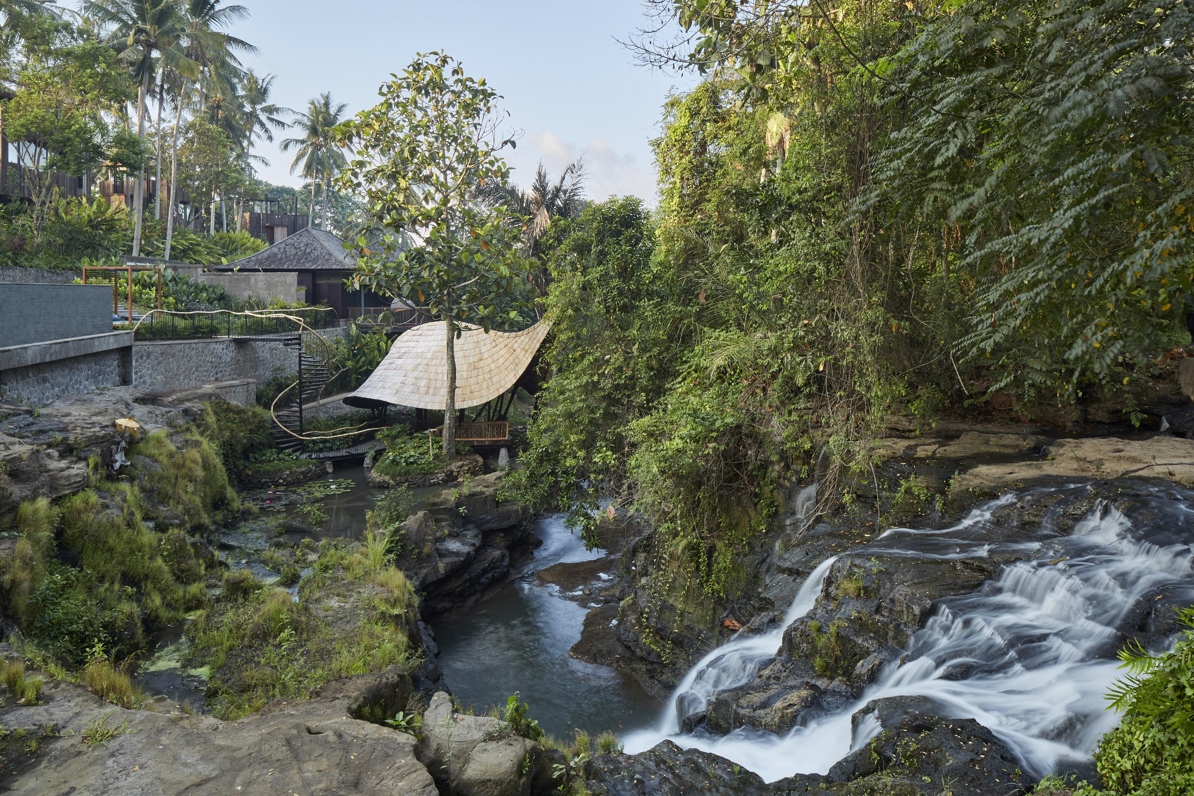 Nirjhara Resort 5*