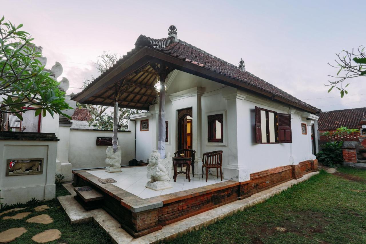 Rumah Paros & Gallery Guest house 3*