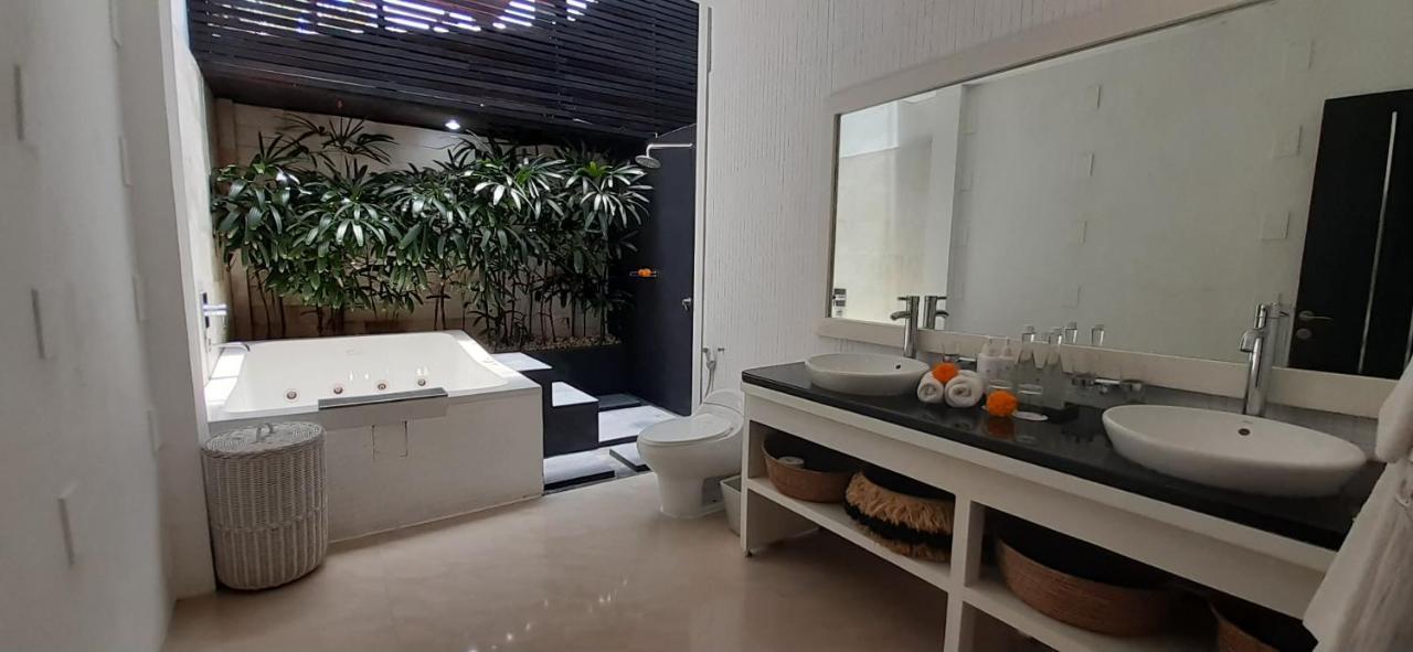 Villa Villa La *