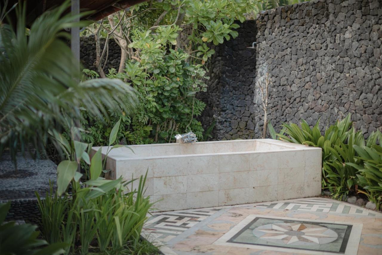 Secret Moon House Jasri