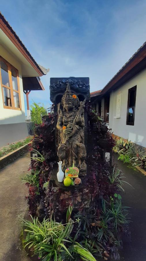 Manigelang Munduk (Bali)