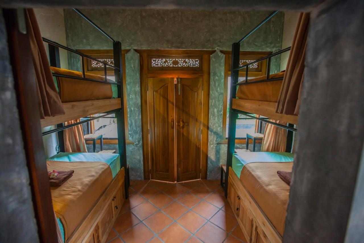 Hostel Black Pearl *