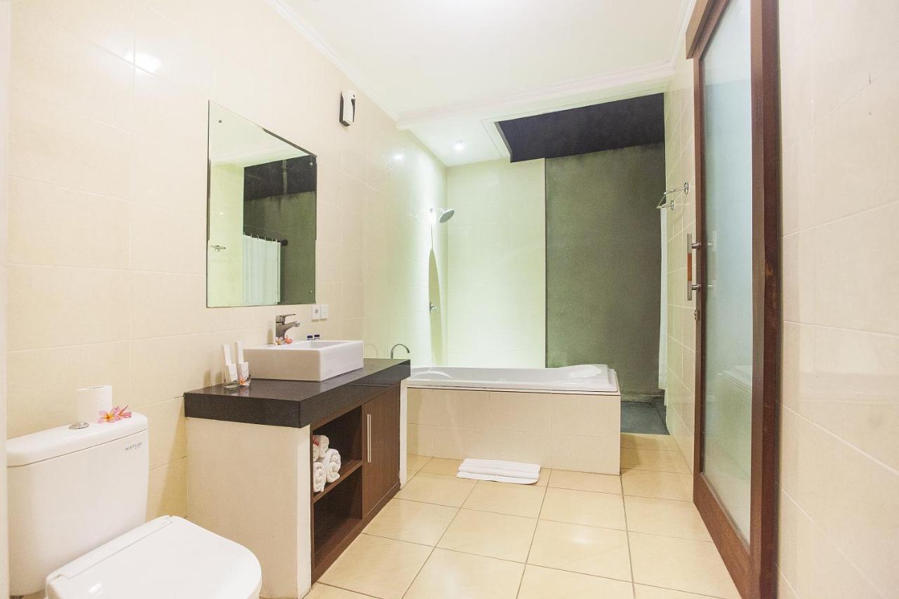 Kubu Manggala Seminyak (Bali)