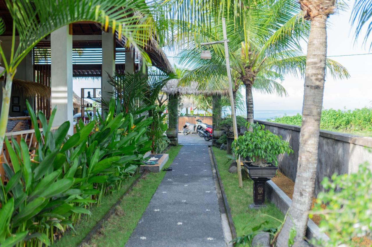 West Break Bali - Medewi * Airsatang