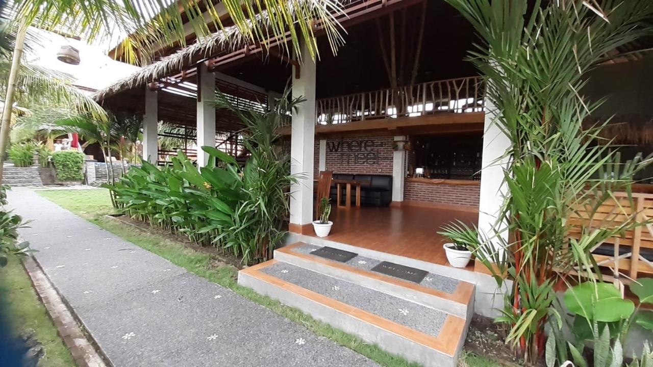 West Break Bali - Medewi Airsatang
