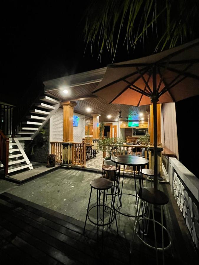 Surfers And Medewi Resort Jembrana (Bali)
