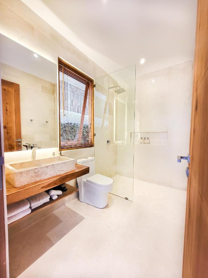 Neano Escape 5*