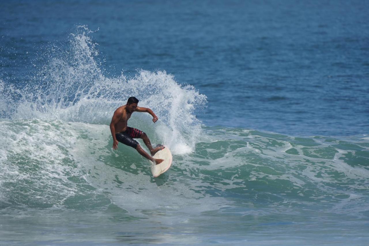 Resort Surfers And Medewi Jembrana (Bali)