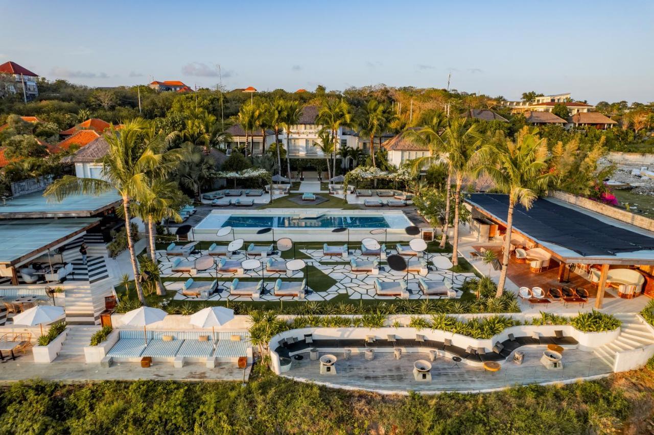 Ulu Cliffhouse 5*