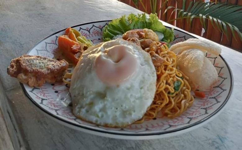Bed & Breakfast Sarinah - Bistro & Batununggul