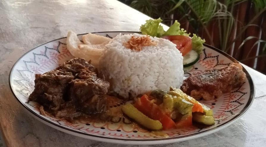 Bed & Breakfast Sarinah - Bistro & *