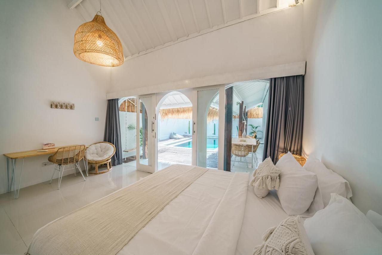 Santorini - Boho-chic 3-bedroom In The Heart Of Berawa! Villa *