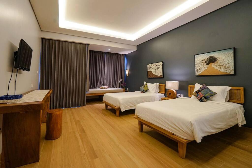 Grand Uluwatu Villa *