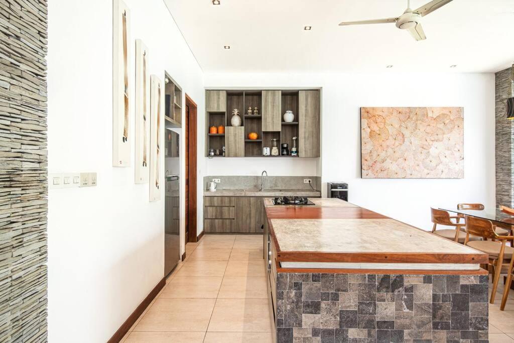 Nikko I - Bidadari - Stunning 4-bdr In Villa Seminyak (Bali)