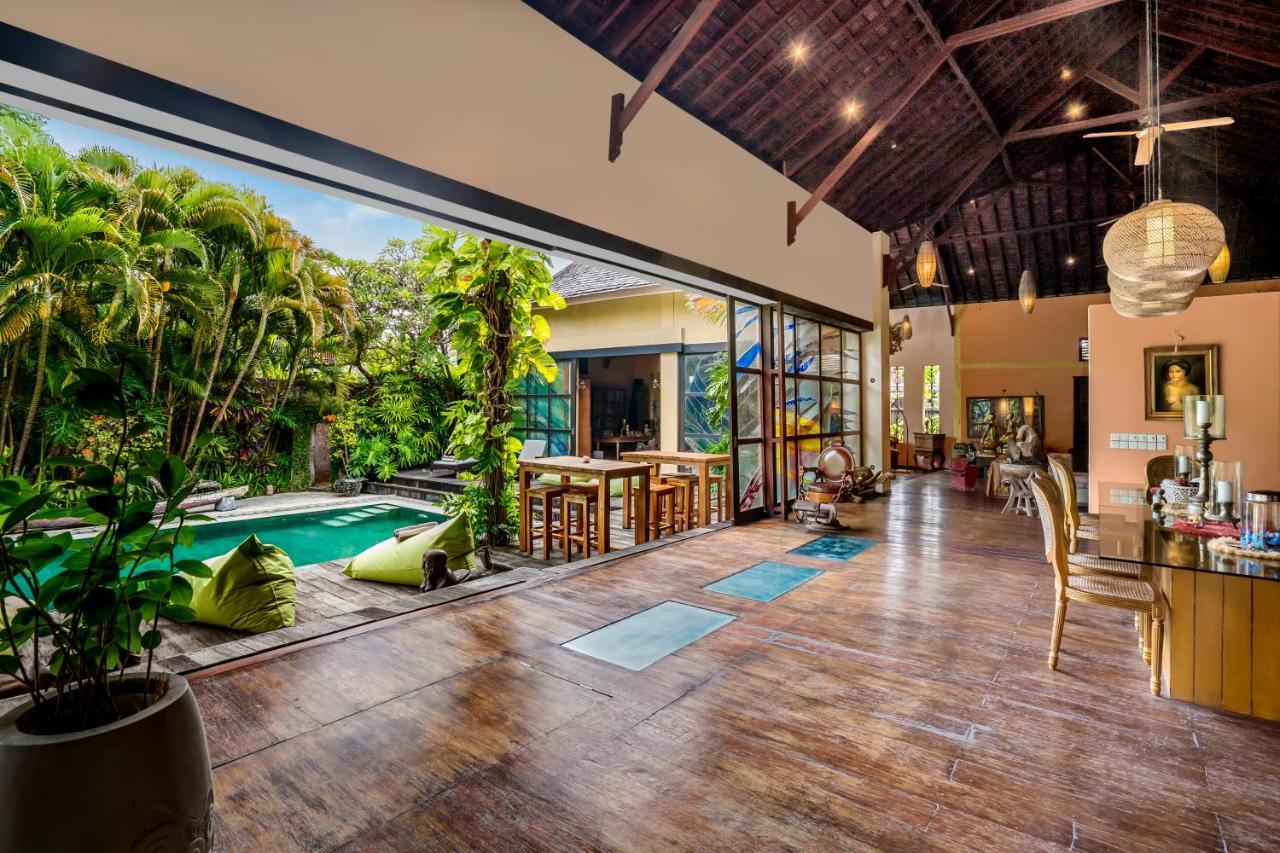 Lautan Kupu - Kupu Kuta (Bali)