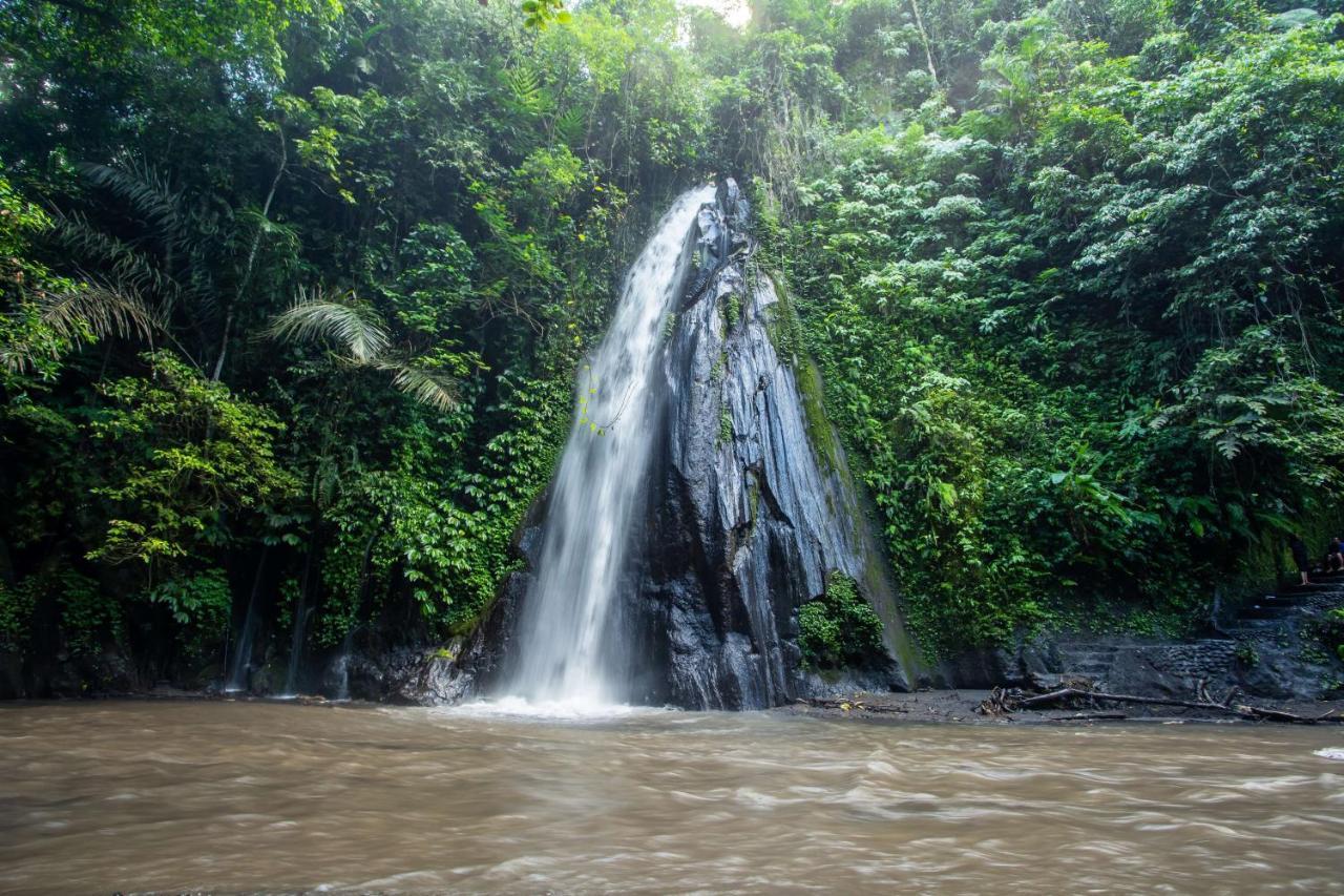 Buahan, A Banyan Tree Escape