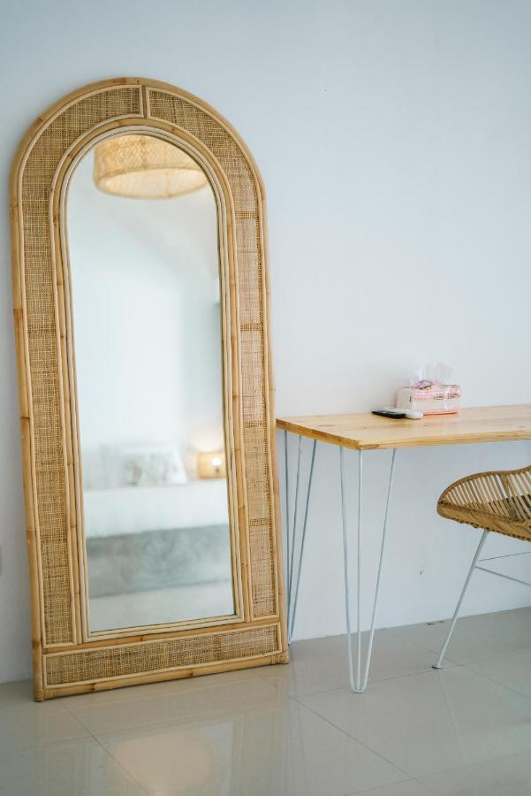 Santorini - Boho-chic 3-bedroom In The Heart Of Berawa! Canggu (Bali)