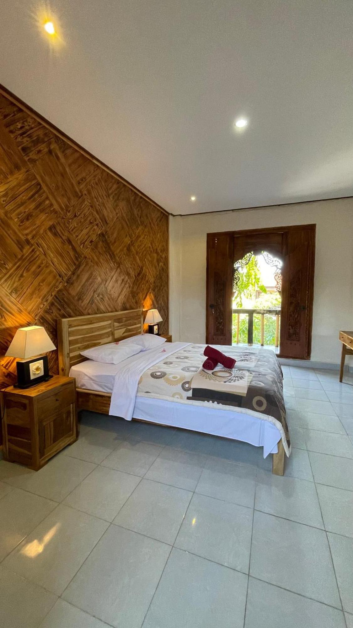 Satria 2* Uluwatu (Bali)