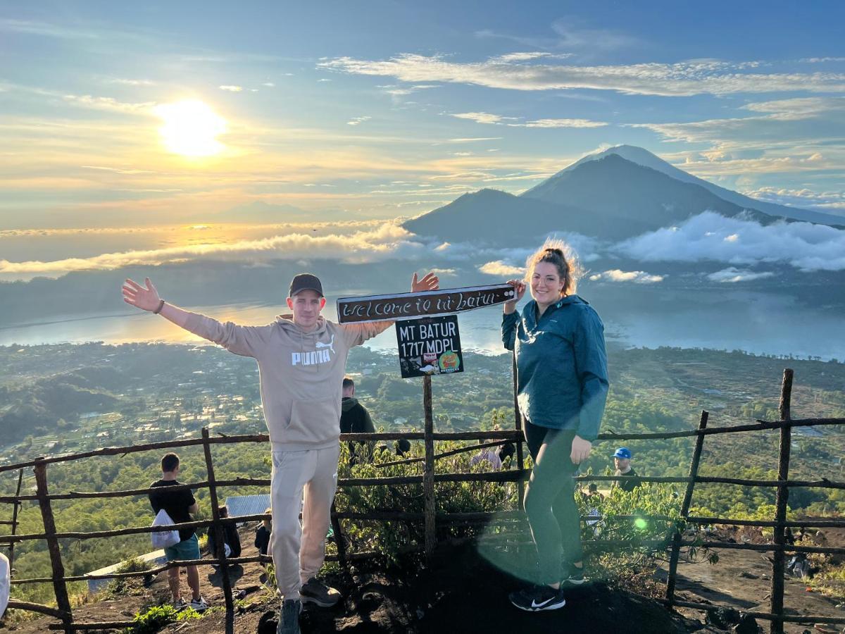 Lodge Batur Cliff Panorama