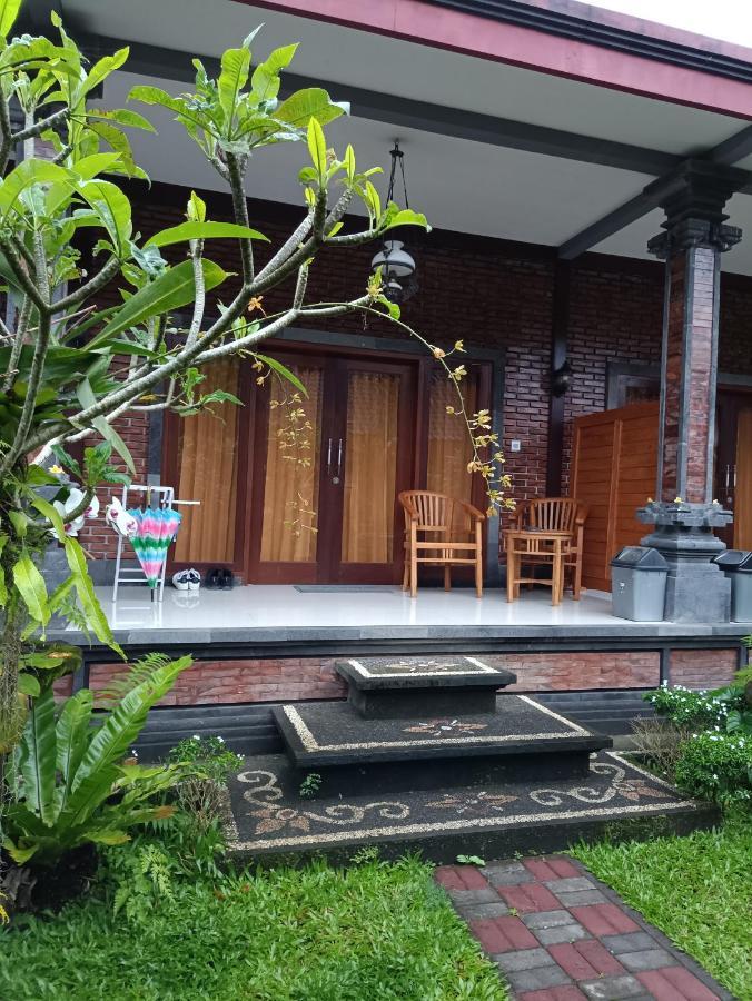 Jana's * Sidemen (Bali)