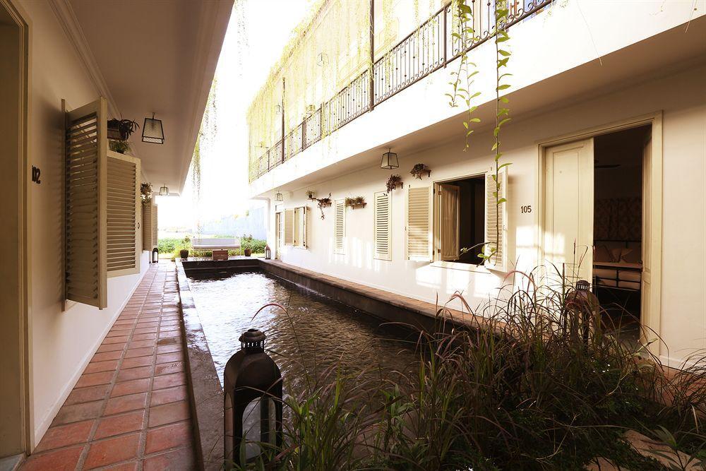 Hotel Brown Feather 3*