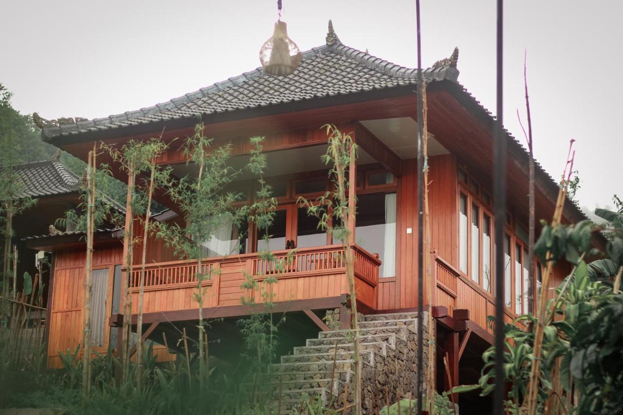 Menir Villa Munduk (Bali)