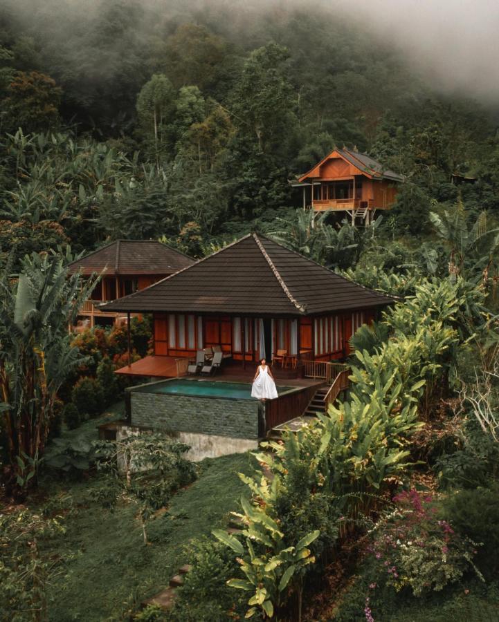 Menir * Munduk (Bali)