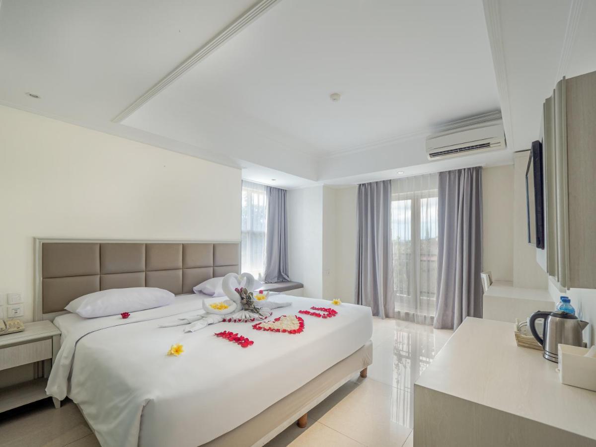 Hotel Alron Kuta 4*