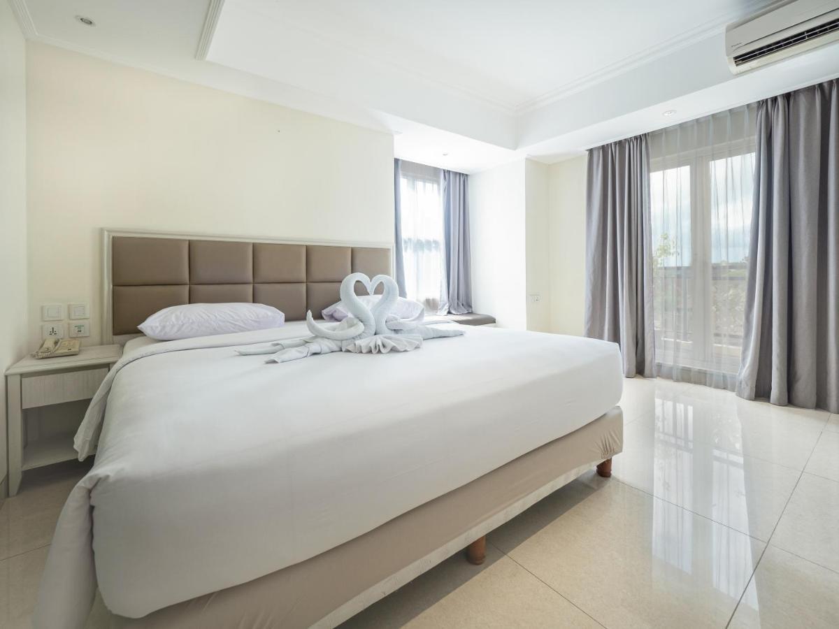 Hotel Alron Kuta 4*