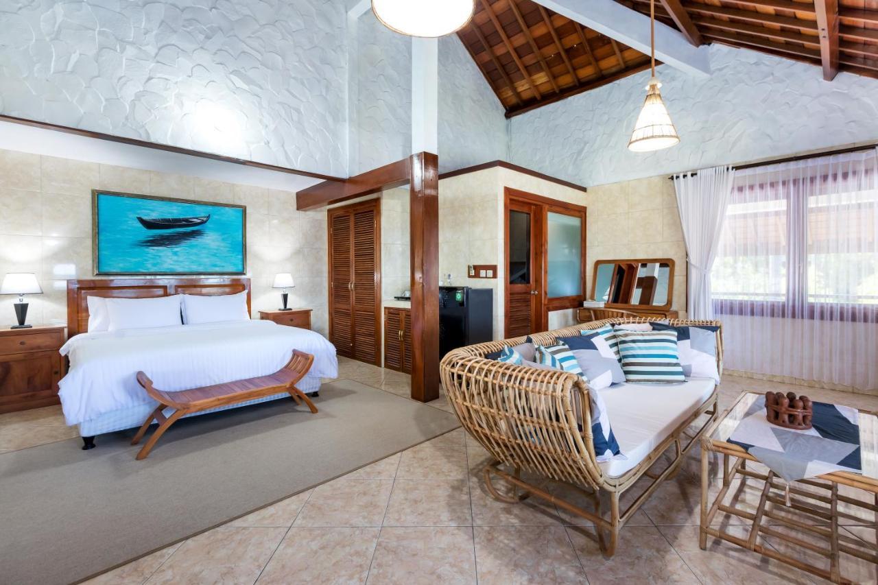 Kanna Seafront Estate Resort *