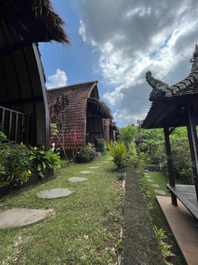 Holy Hills Nusa Penida Holiday park Batumadeg