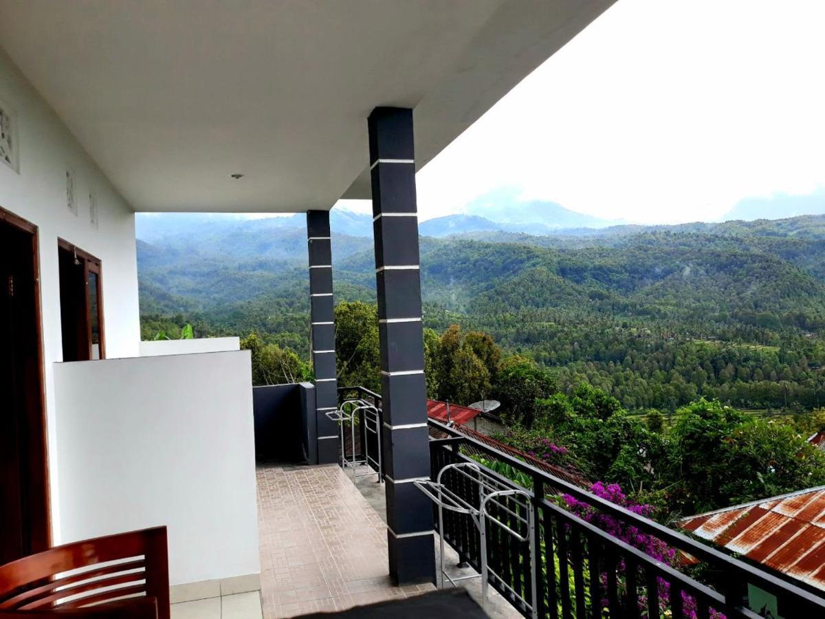 Homestay One And Warung *
