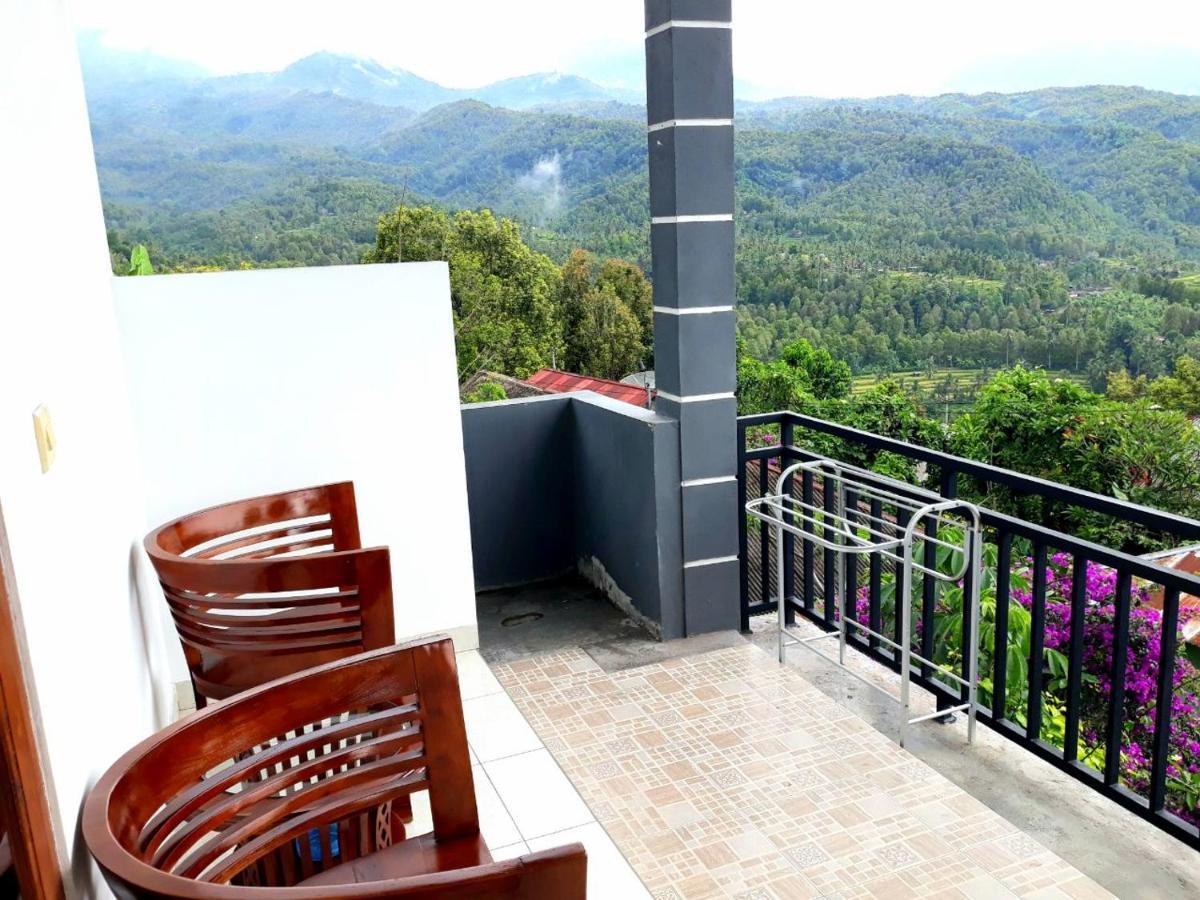 Homestay One And Warung *