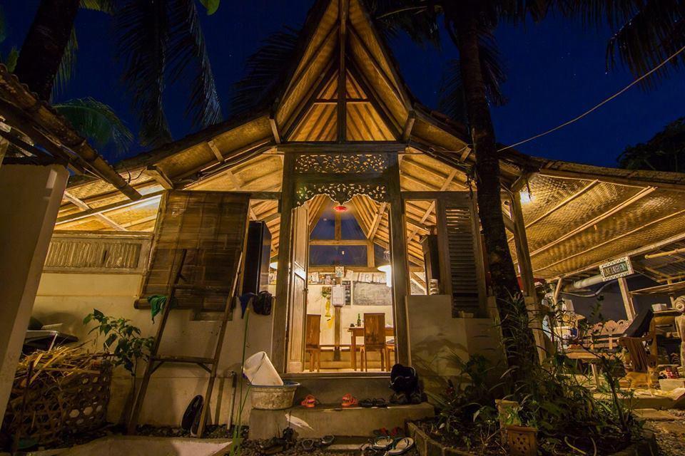Farmer's Yard Hostel *