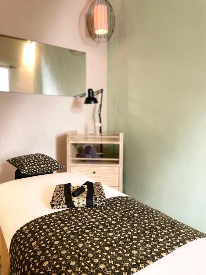 Pinkcoco - Constant Surprises & For Cool Adults Only 3* Uluwatu (Bali)