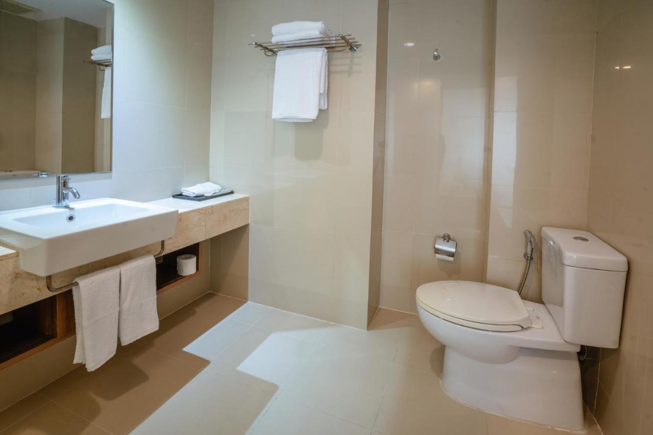 Cross Vibe Paasha Atelier Bali Kuta Hotel 4*