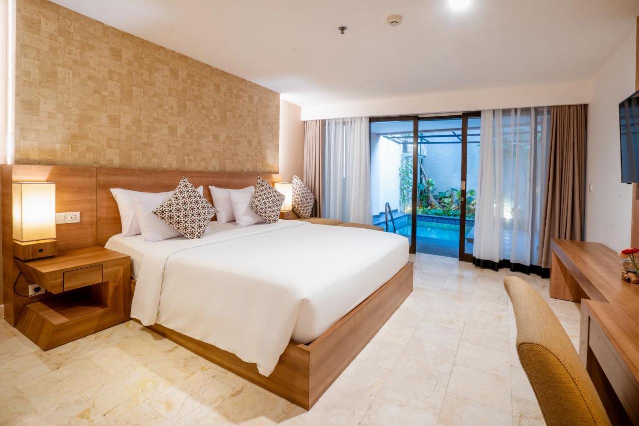 Hotel Cross Vibe Paasha Atelier Bali Kuta