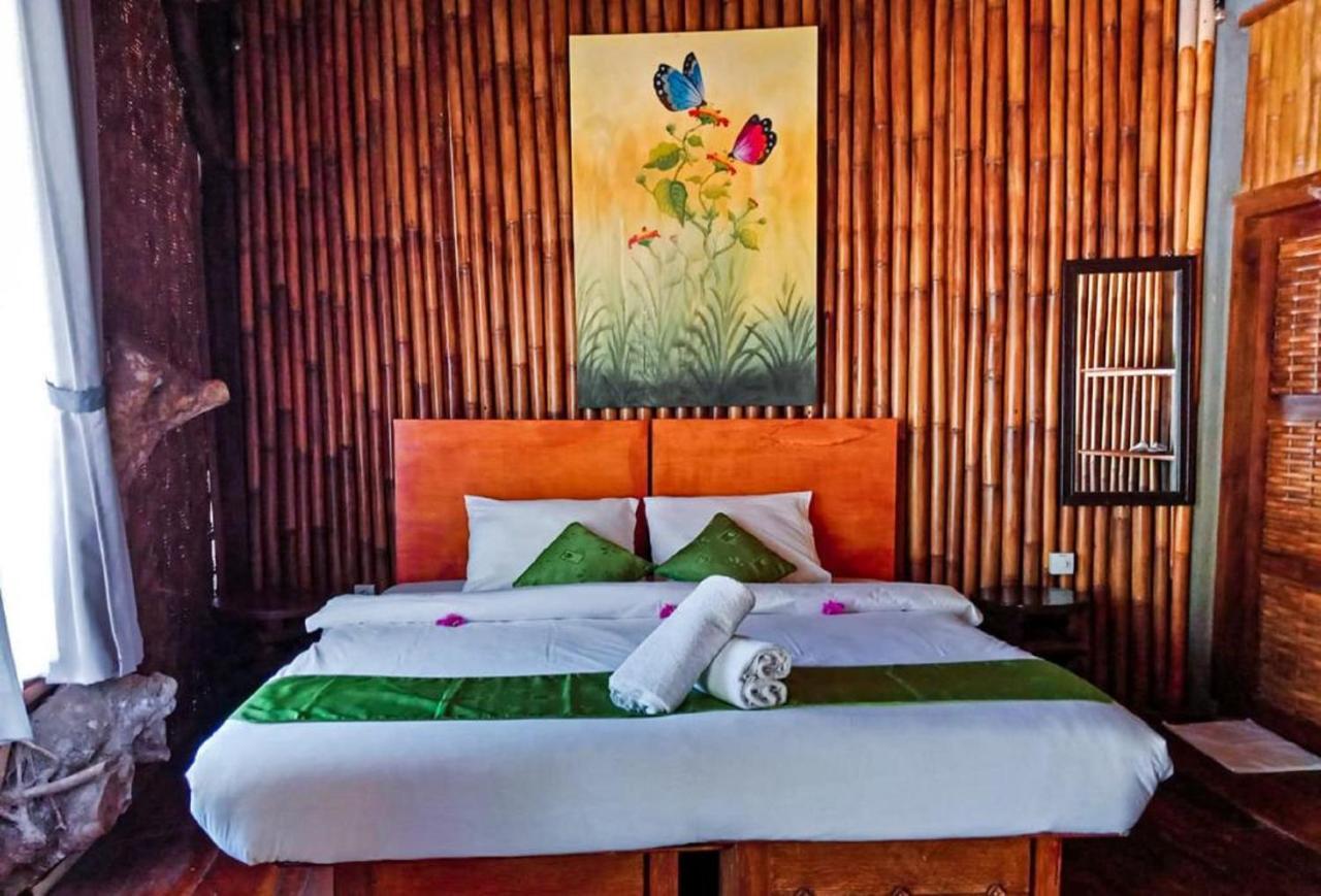 Lodge Gading Tree House