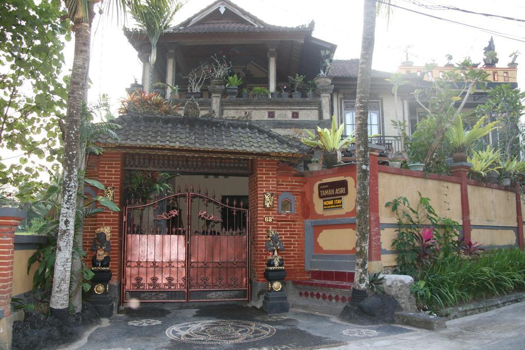 Taman Asri Homestay *