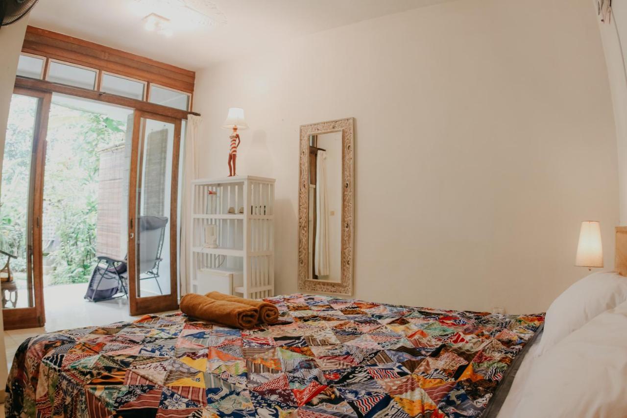 Rumah Semanggi Bed & Breakfast *